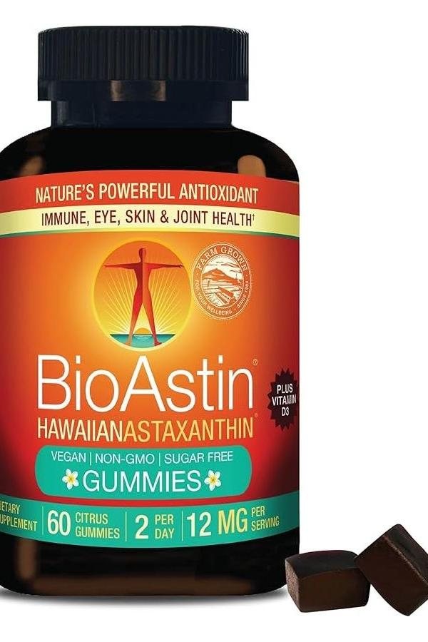 Cyanotech BioAstin Hawaiian Astaxanthin 60 gummies for immune support, eye health, skin wellness, and joint strength.
