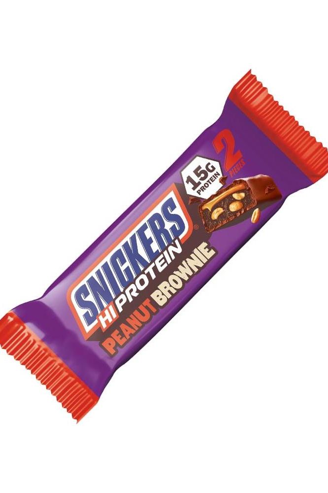 Snickers HiProtein Peanut Brownie Bar featuring 15g protein, ideal for workouts and snacks.