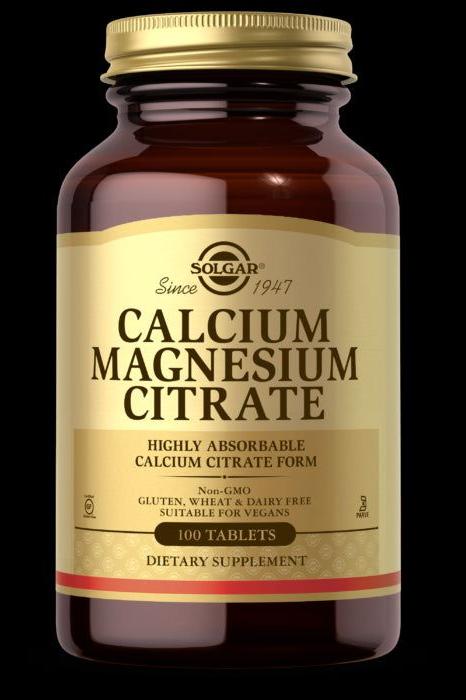Solgar Calcium Magnesium Citrate supplement bottle, 100 tablets, non-GMO, gluten-free, suitable for vegans.