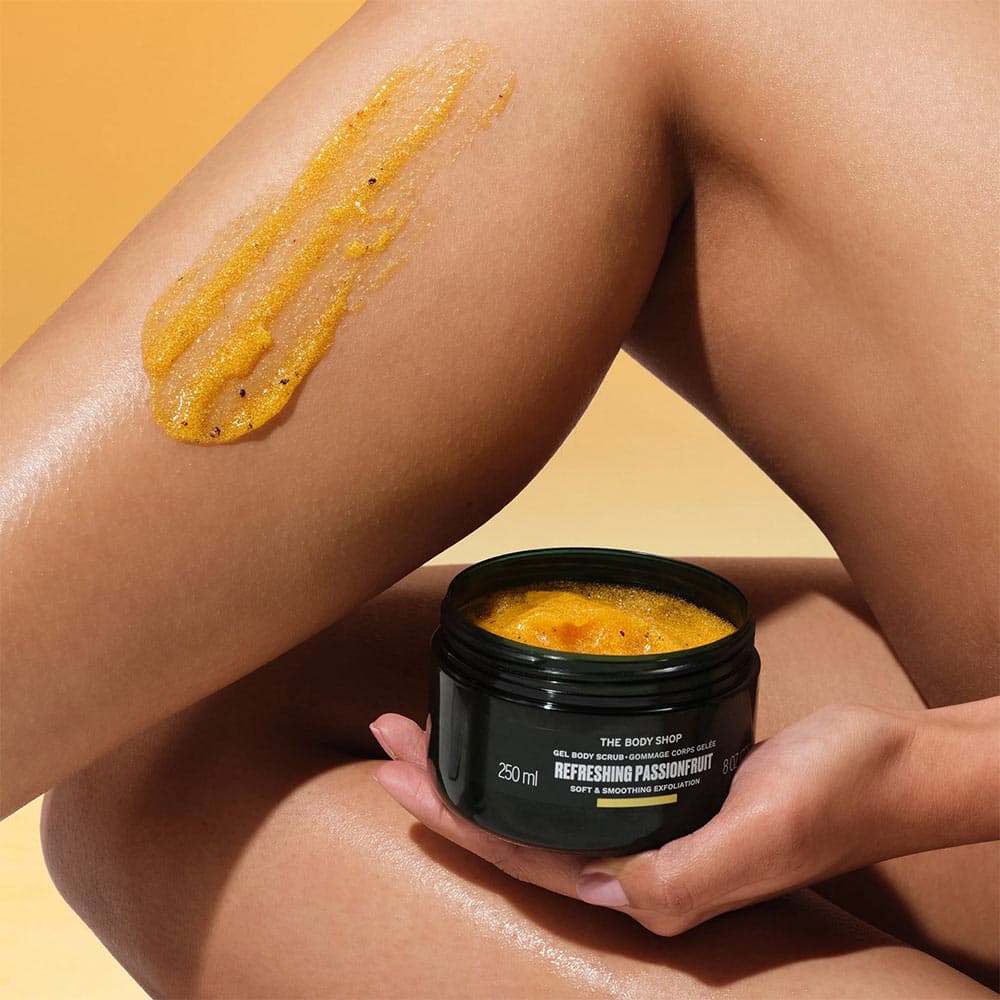 The Body Shop - Gel Body Scrub - Refreshing Passionfruit - 250ml