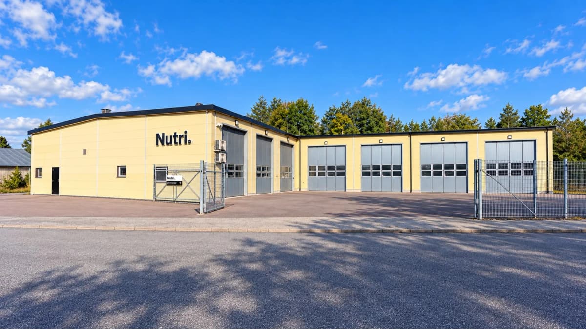 Nutri Nordic AB's lagerbygning med Nutri-skiltet i Staffanstorp