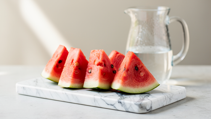 Skivad färsk vattenmelon, en naturlig källa till citrullin