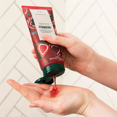 The Body Shop Shower Scrub ingredienser