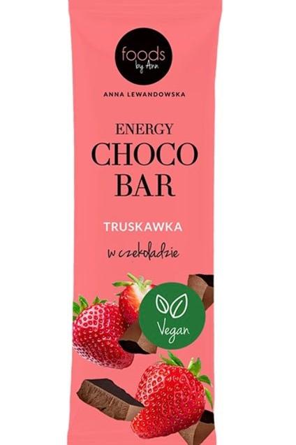 Levann Energy Choco Bar packaging featuring strawberry and chocolate, marked vegan for a healthy snack option.