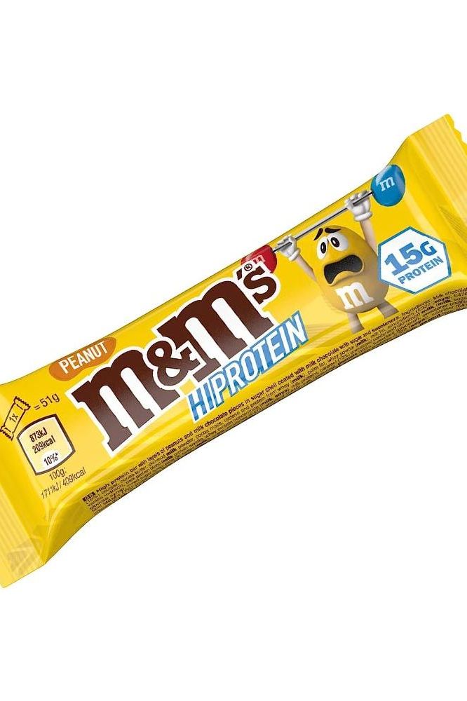 M&M'S Hi-Protein Bar with 15g protein, perfect for post-workout recovery, featuring peanut flavor.