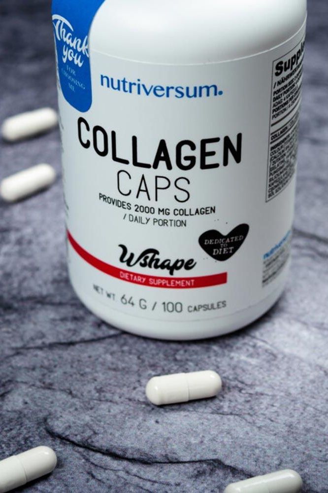 Nutriversum Collagen Caps bottle with capsules, providing 2000 mg collagen per daily portion, dietary supplement.