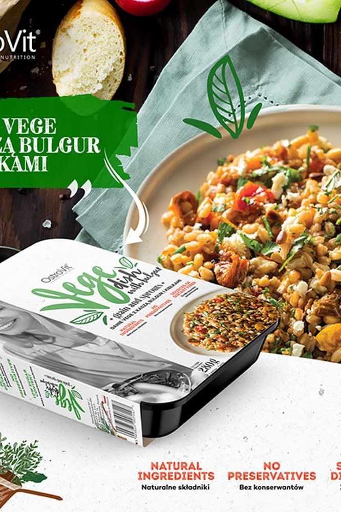 OstroVit VEGE dish featuring bulgur grain and sprouts, with natural ingredients and no preservatives.