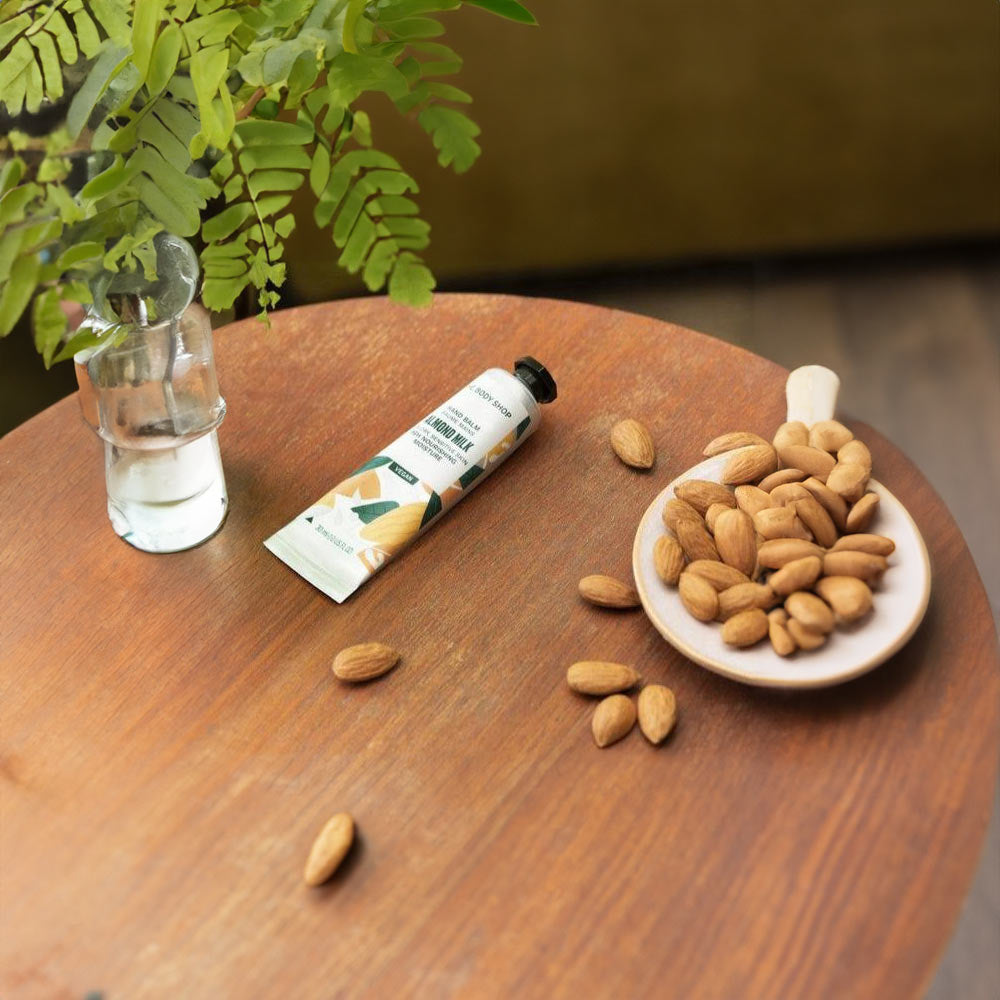 The Body Shop - Almond Milk Hand