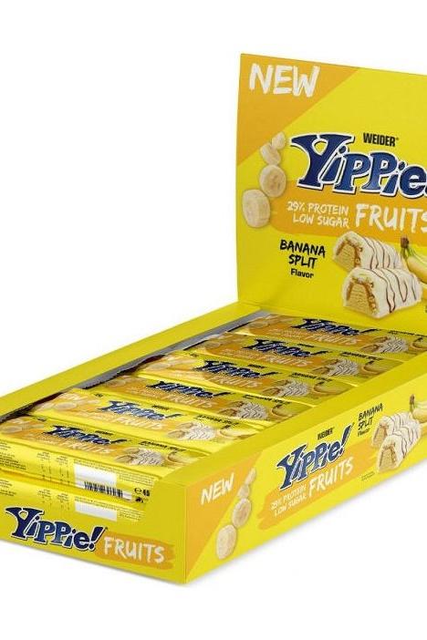 Weider Yippie! Bars display box with Banana Split flavor, showcasing high protein and low sugar snacks.